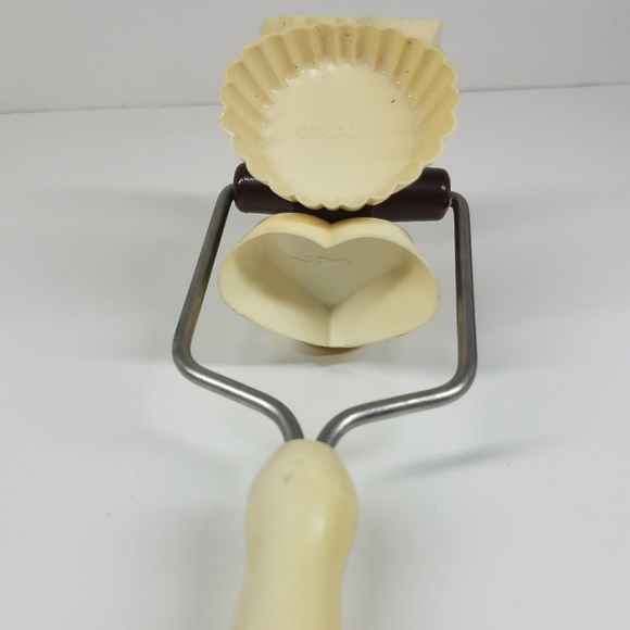 Vintage Rolling Cookie Cutter - Picture 5 of 8